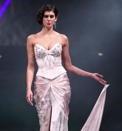 Aneta Vignerová nahá. Foto - 8