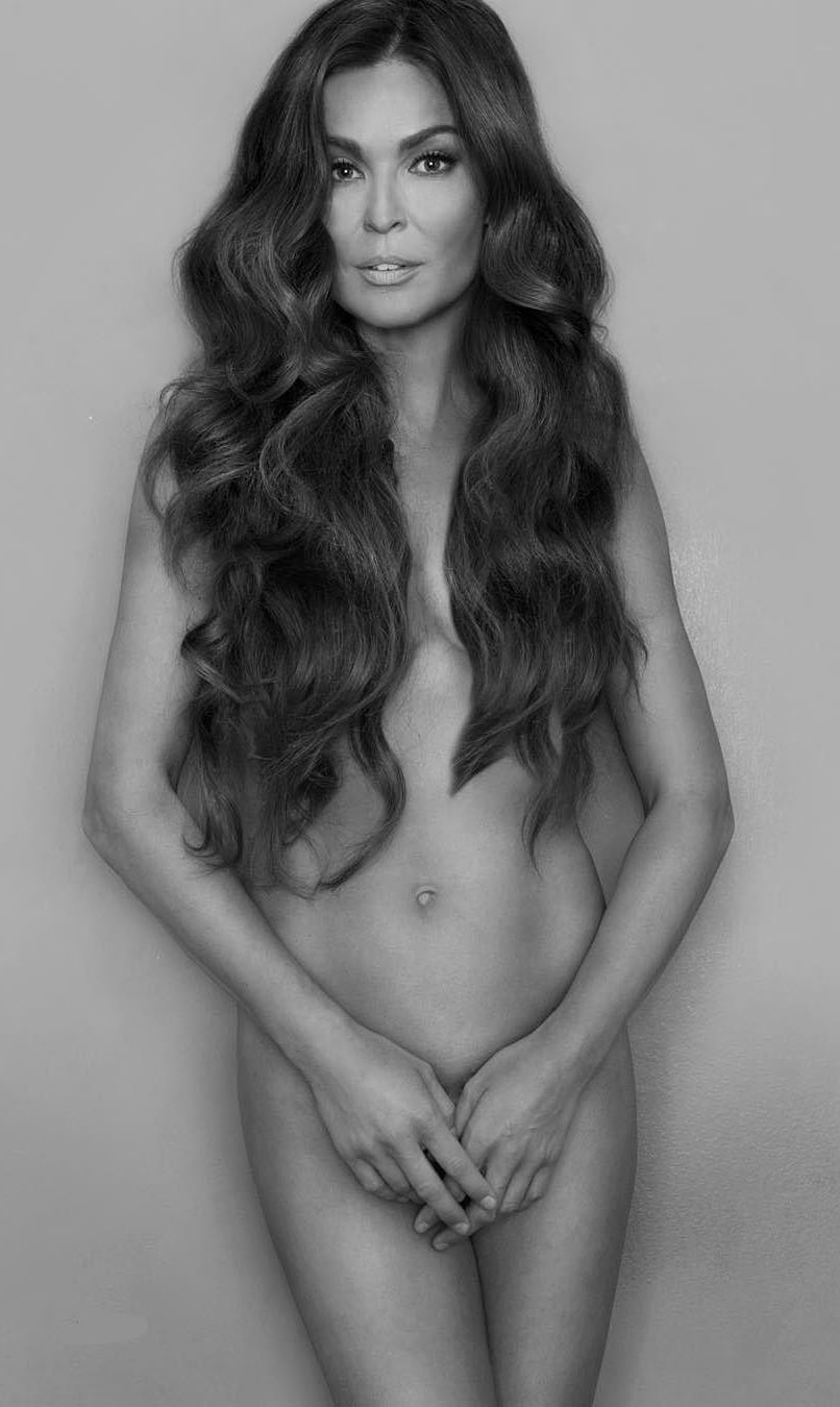 Elena Podzámska nahá. Foto - 2