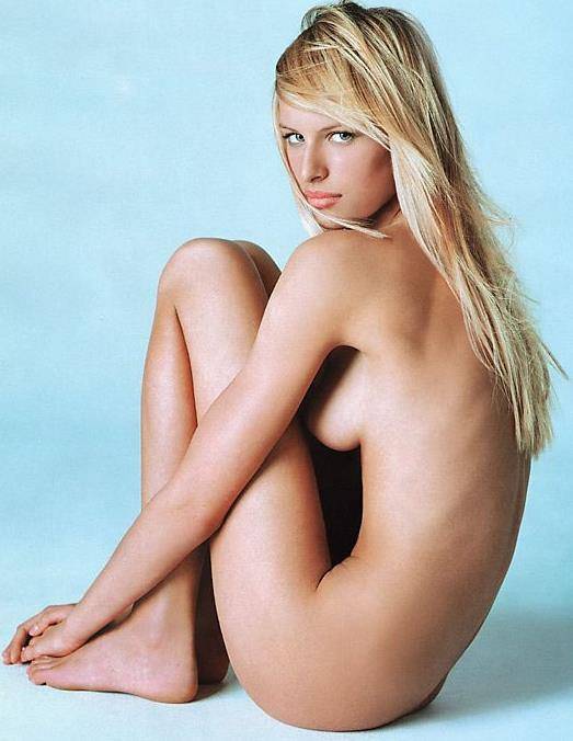 Karolína Kurková nahá. Foto - 13