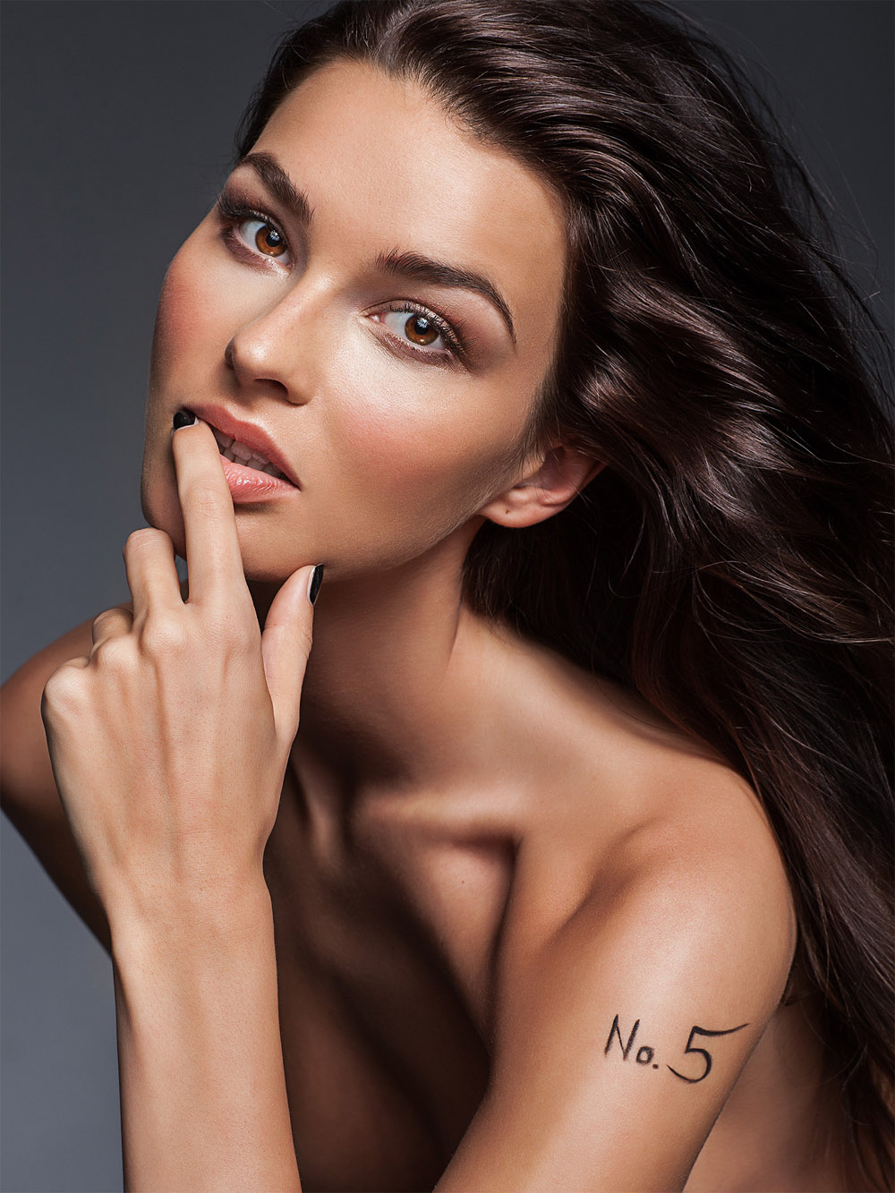 Nikol Švantnerová nahá. Foto - 3