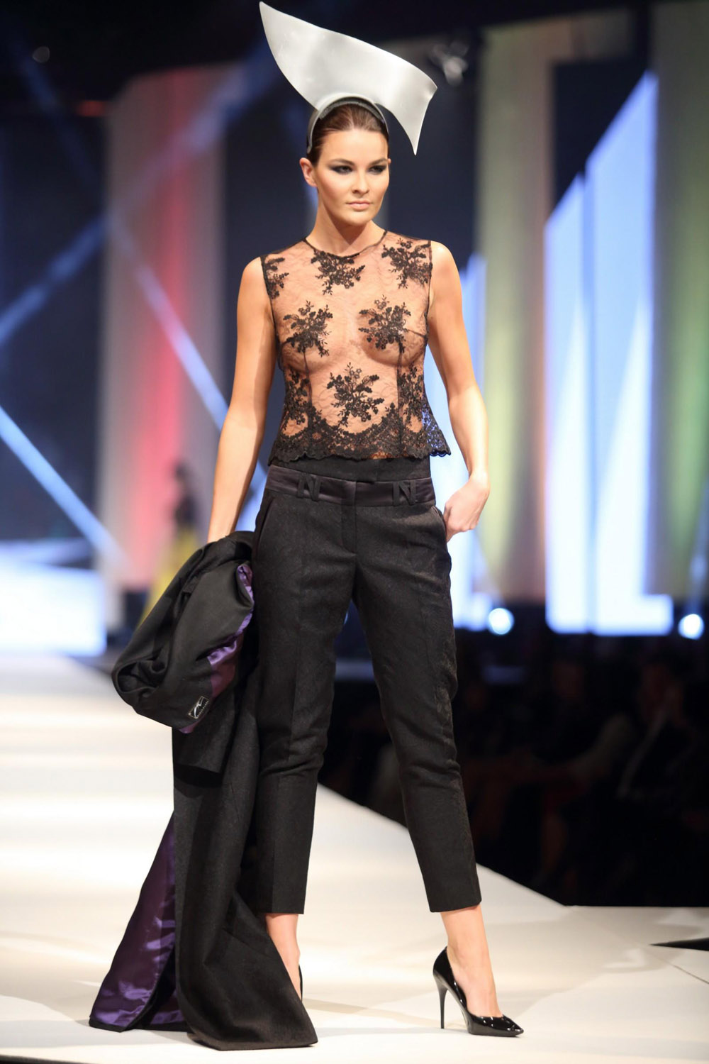 Nikol Švantnerová nahá. Foto - 6