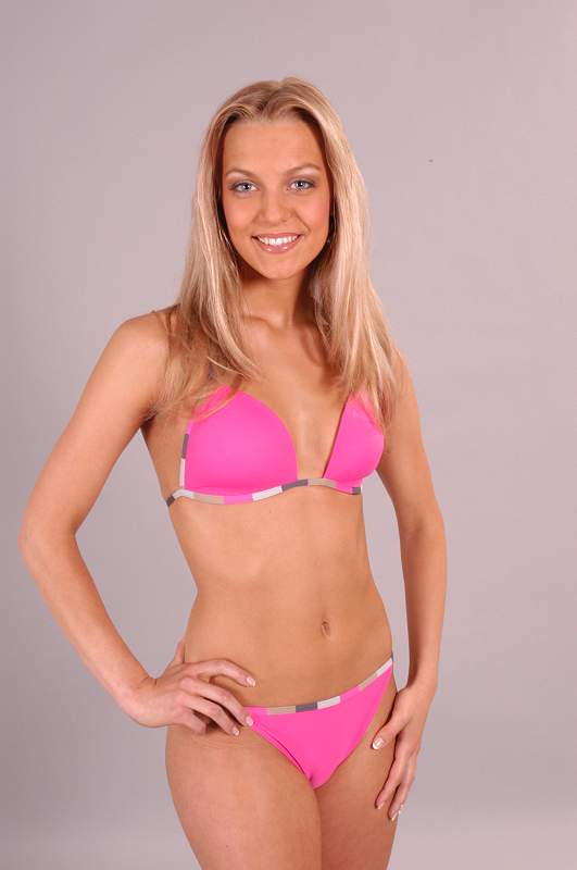 Nikola Vykydalová nahá. Foto - 3
