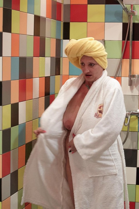 Regina Rázlová nahá. Foto - 2