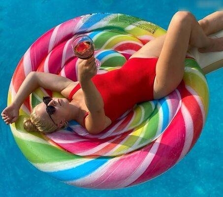 Jette Nietzard Nackt. Foto - 4