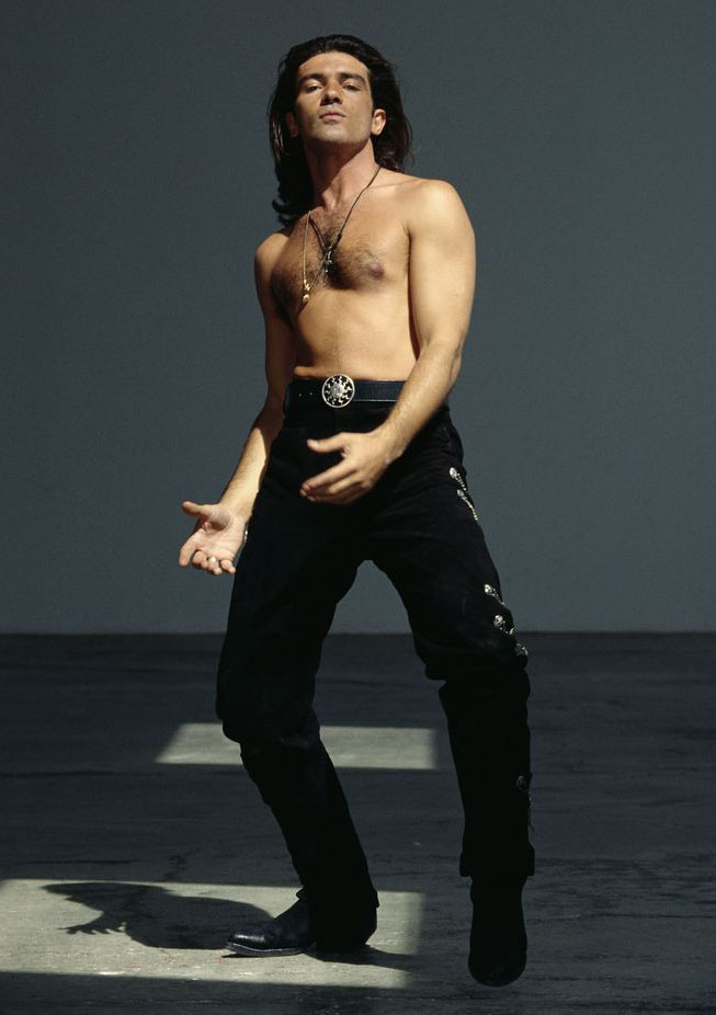 Antonio Banderas Nackt und Sexy.