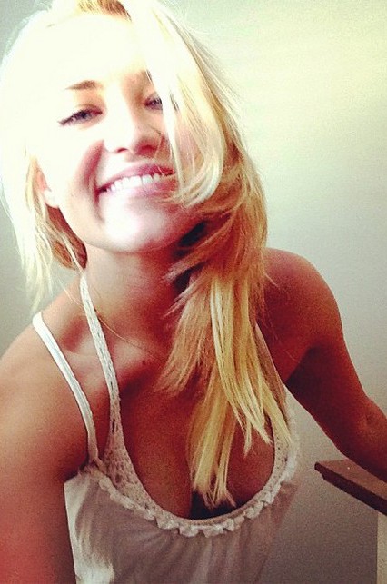 Emily Osment Nago. Zdjęcie - 21