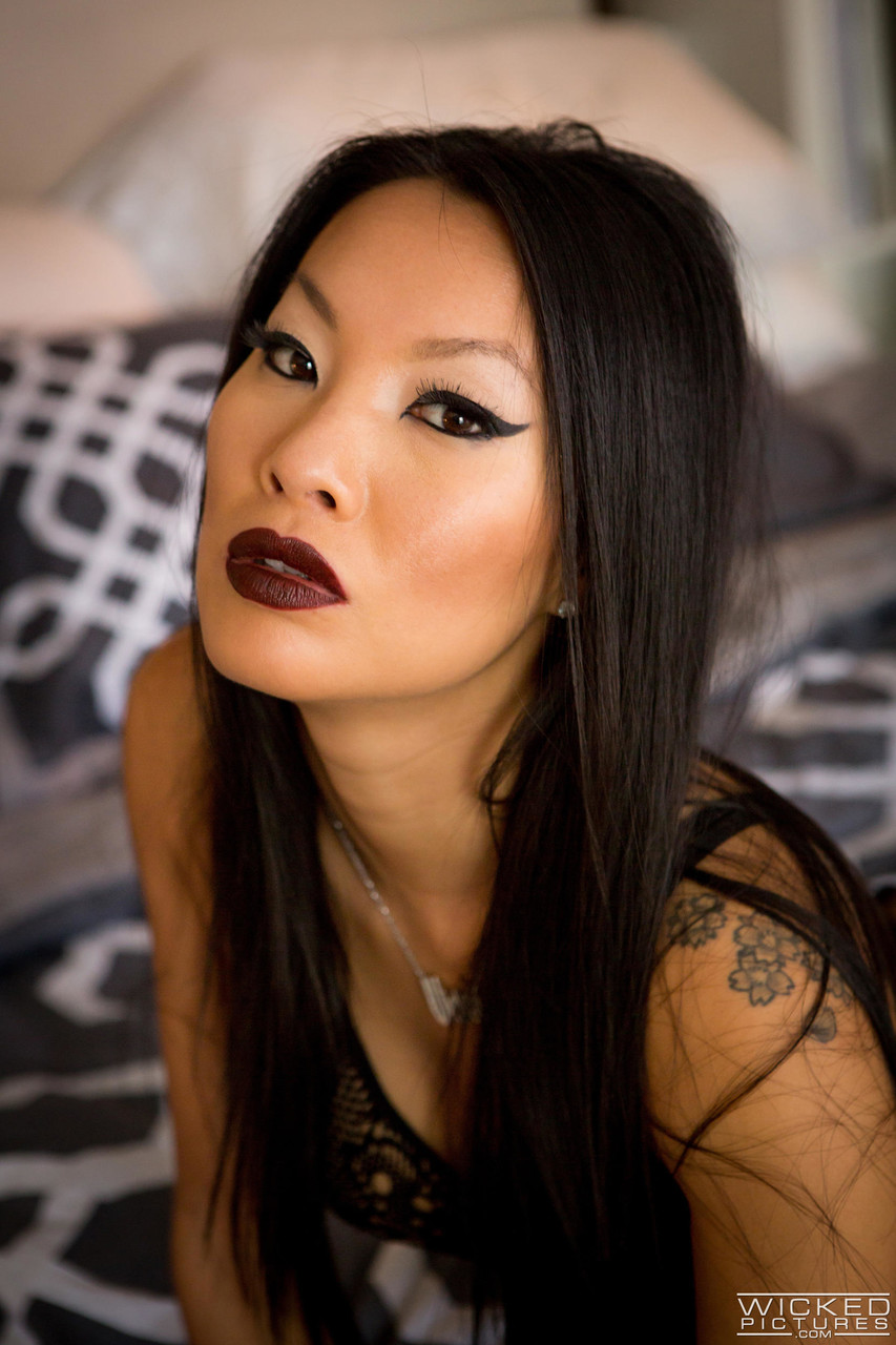 Asiatinnen Pornos. Galerie - 3663. Foto - 2