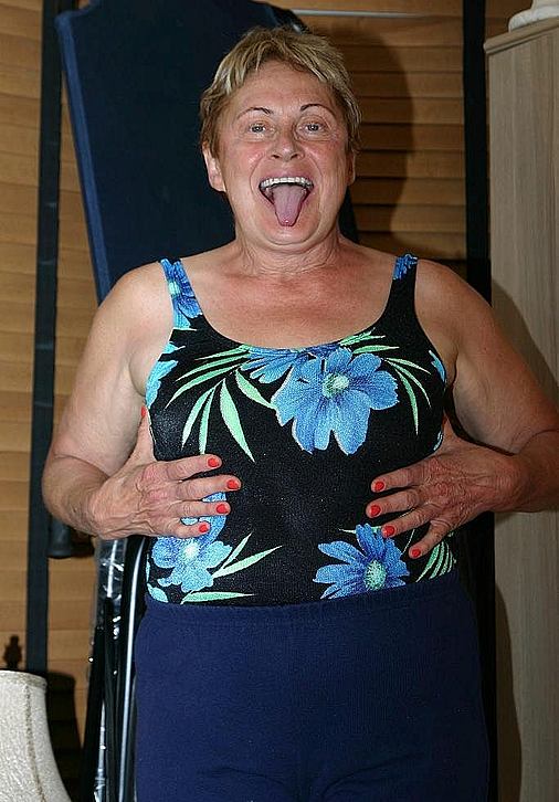 Mature women and grannies. Gallery - 209. Photo - 2