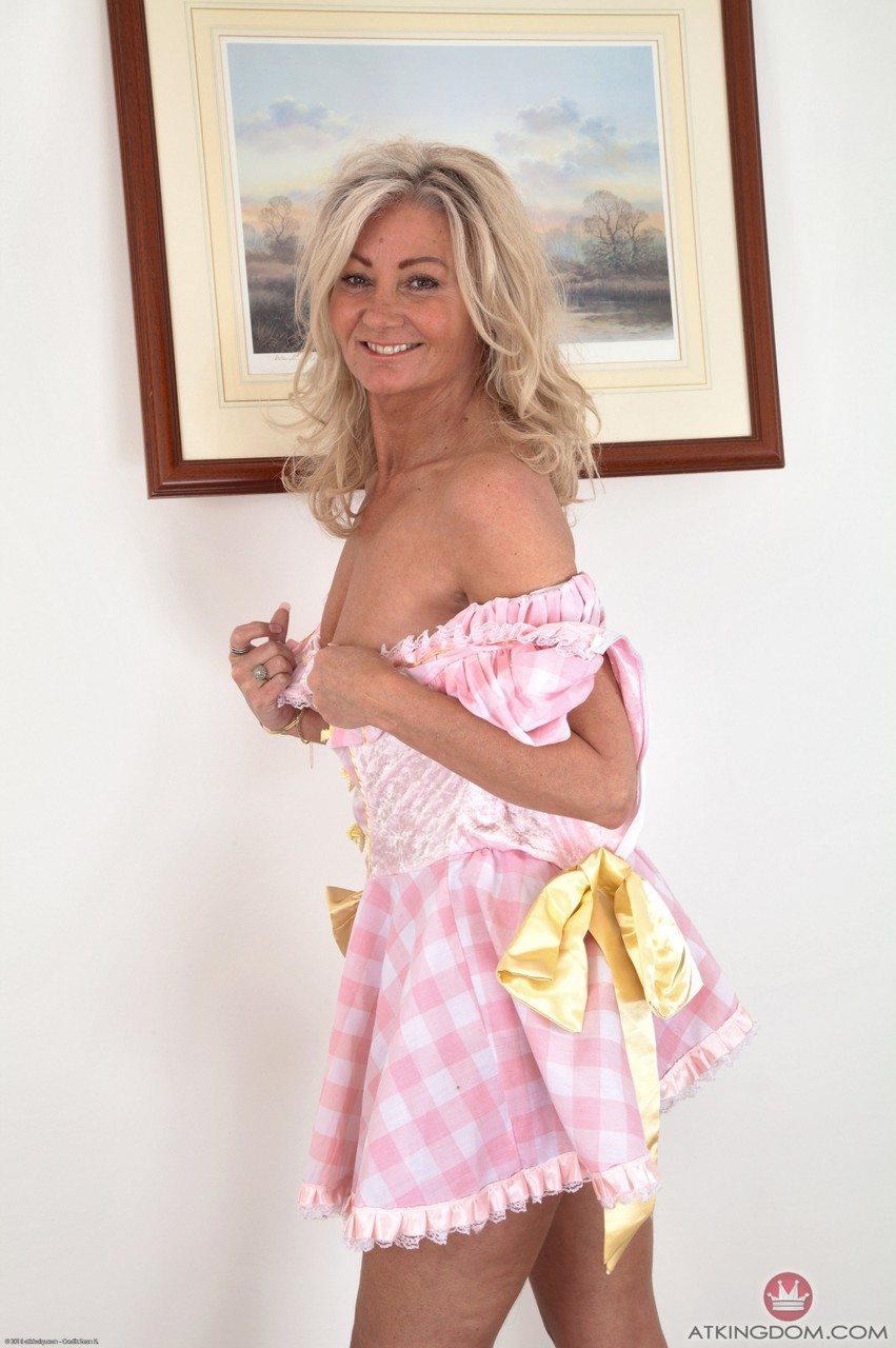 Mature women and grannies. Gallery - 2722. Photo - 7