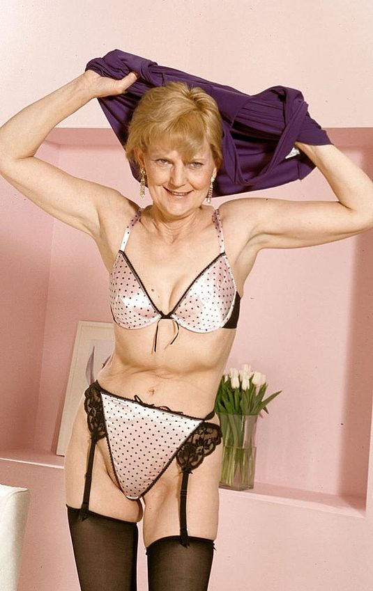Mature women and grannies. Gallery - 283. Photo - 5