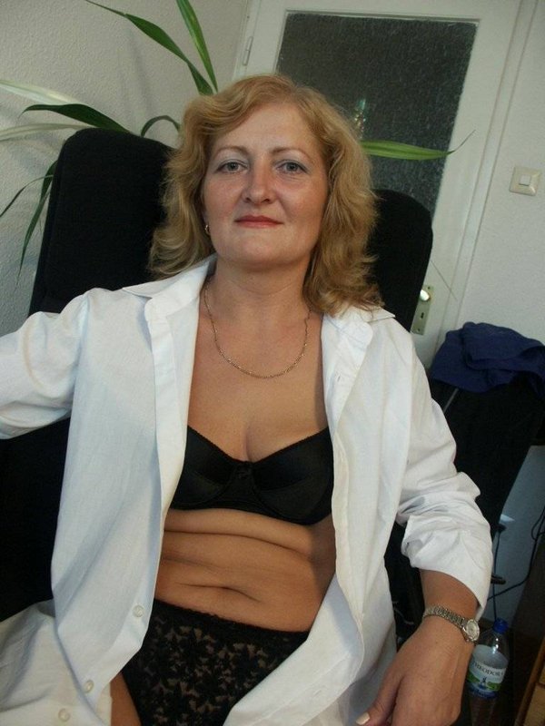 Mature women and grannies. Gallery - 374. Photo - 8