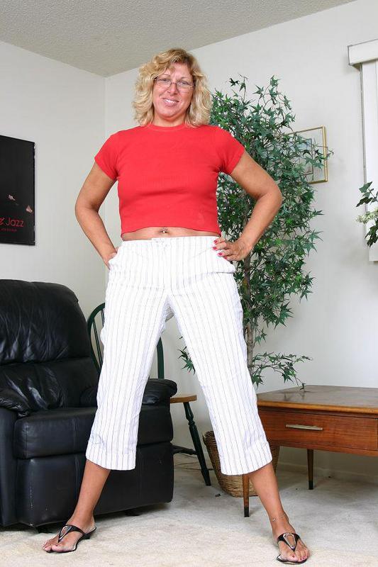 Mature women and grannies. Gallery - 444. Photo - 2