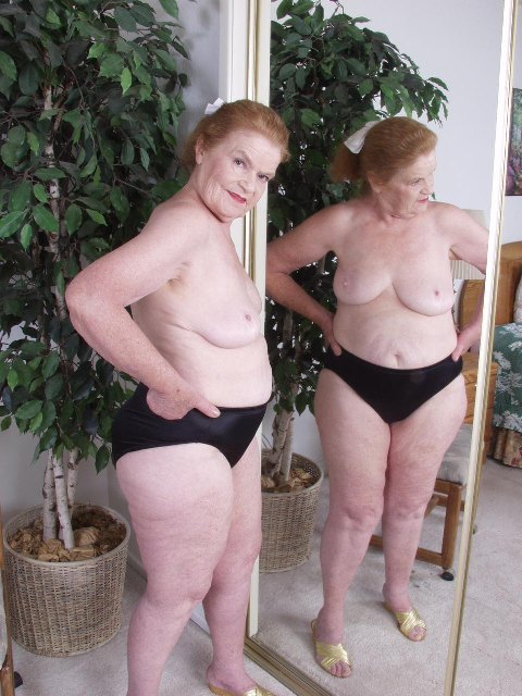 Mature women and grannies. Gallery - 490. Photo - 6