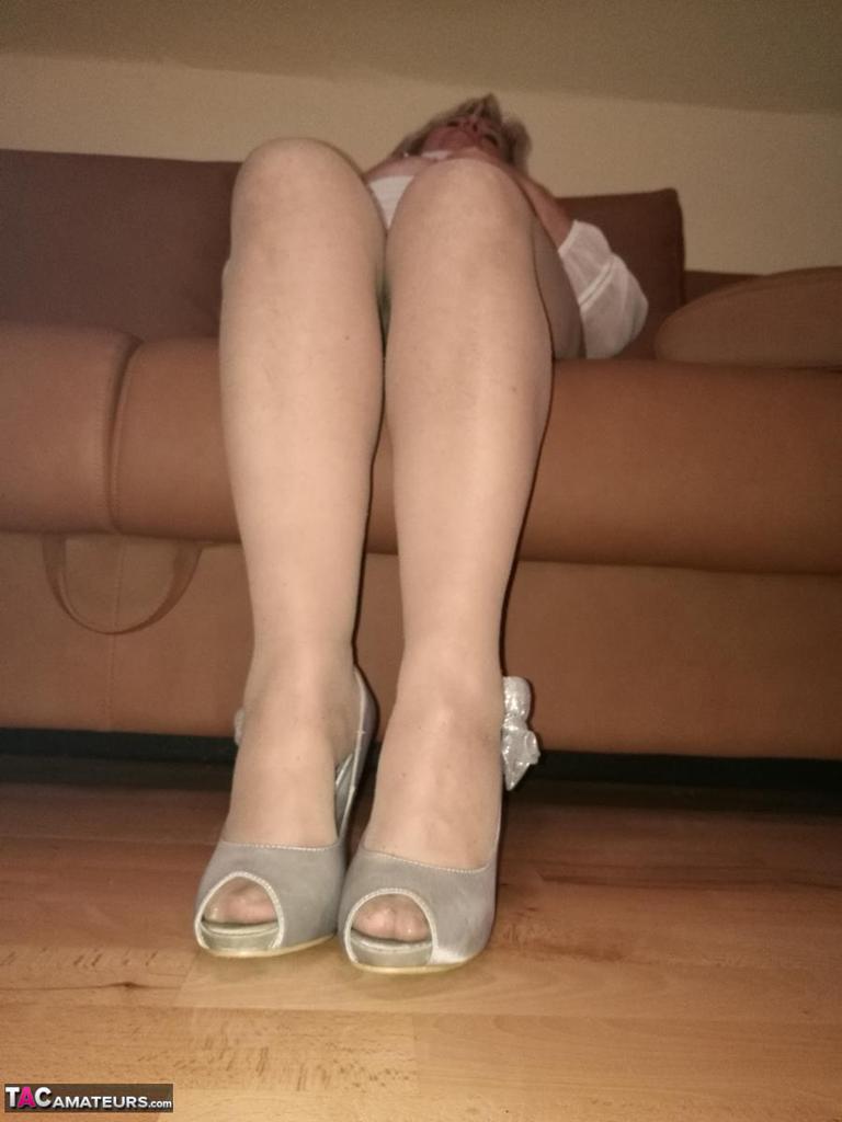 Mature women and grannies. Gallery - 501. Photo - 14