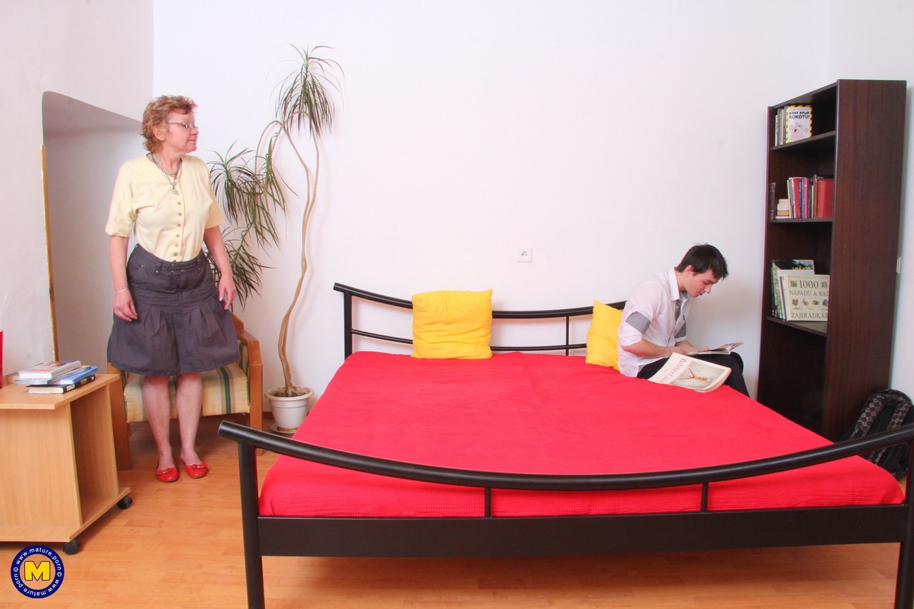 Mature women and grannies. Gallery - 565. Photo - 4