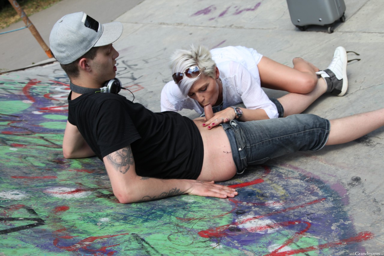 Reife Frauen und Omas. Galerie - 7500. Foto - 4