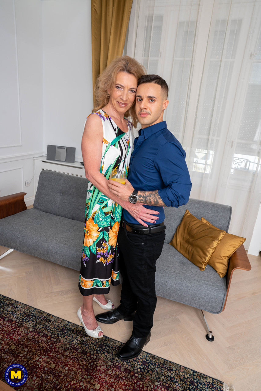 Reife Frauen und Omas. Galerie - 8030. Foto - 1