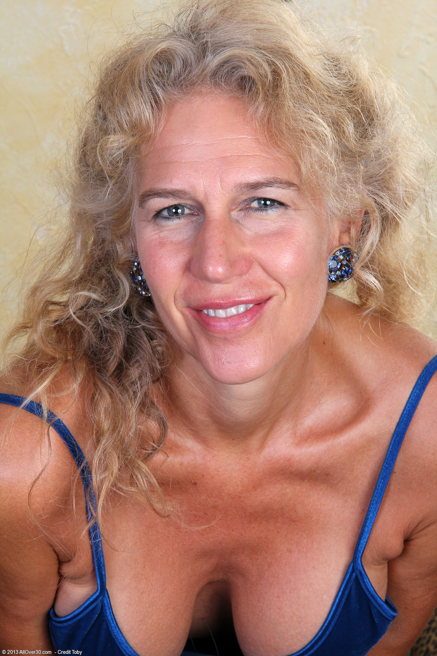 Reife Frauen und Omas. Galerie - 8301. Foto - 1