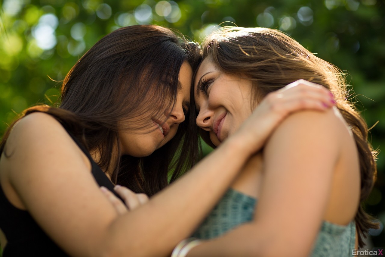 Lesben Pornos. Galerie - 6831. Foto - 5