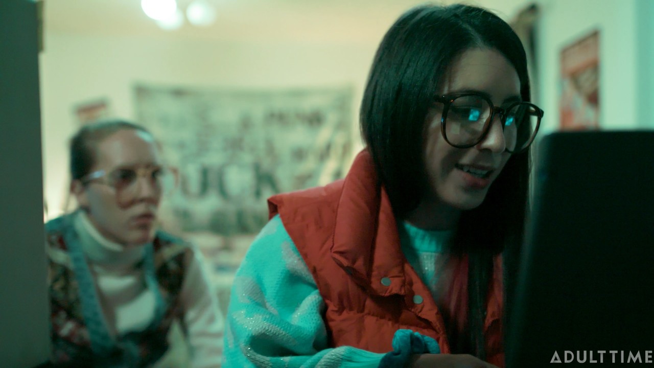 Lesben Pornos. Galerie - 7103. Foto - 2