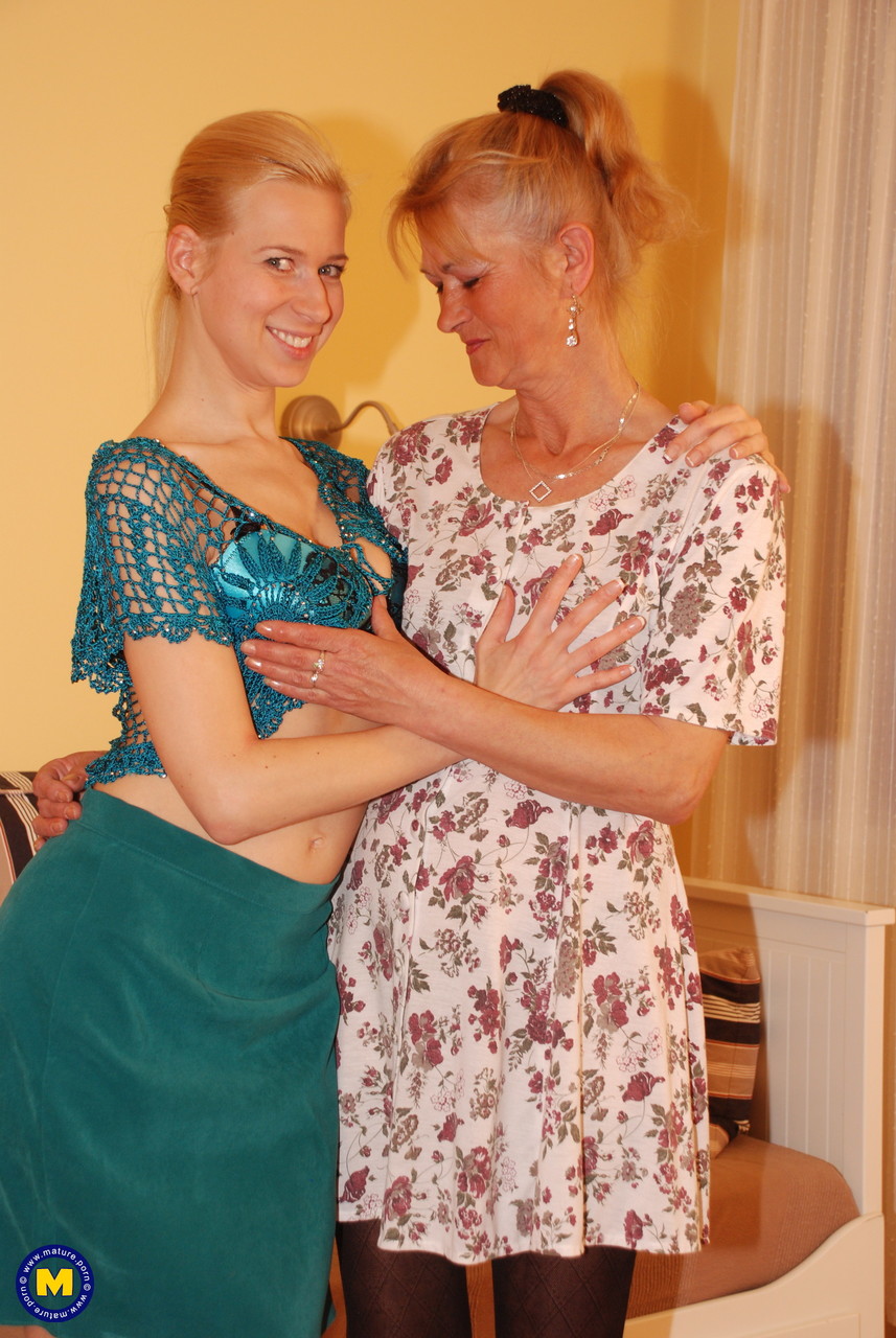 Lesben Pornos. Galerie - 7307. Foto - 2