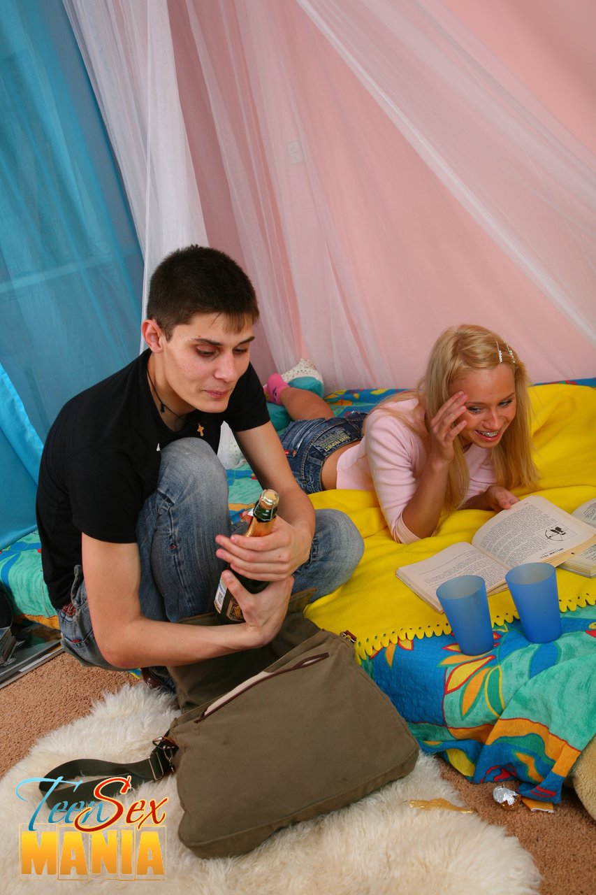 Young porn (18+). Gallery - 1300. Photo - 4