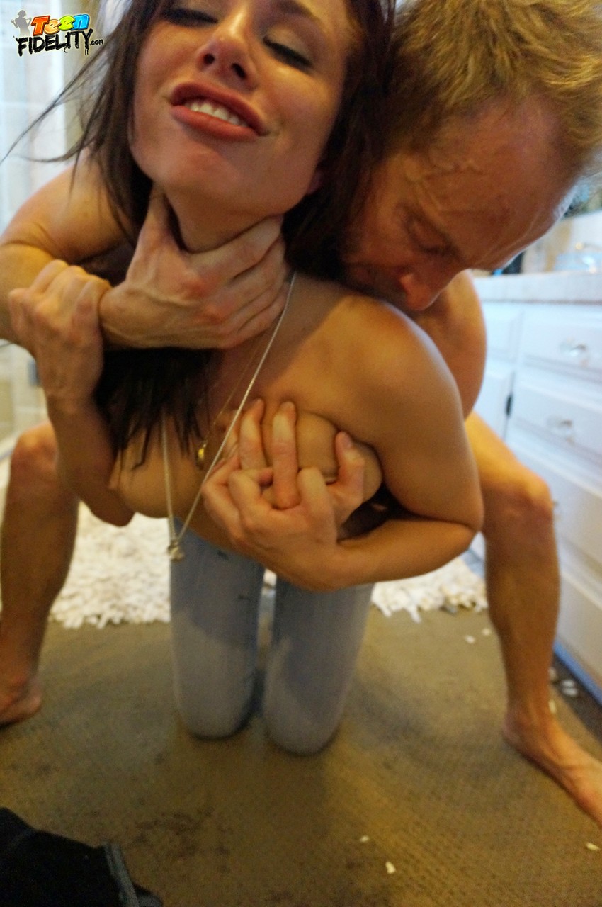 Young porn (18+). Gallery - 333. Photo - 10