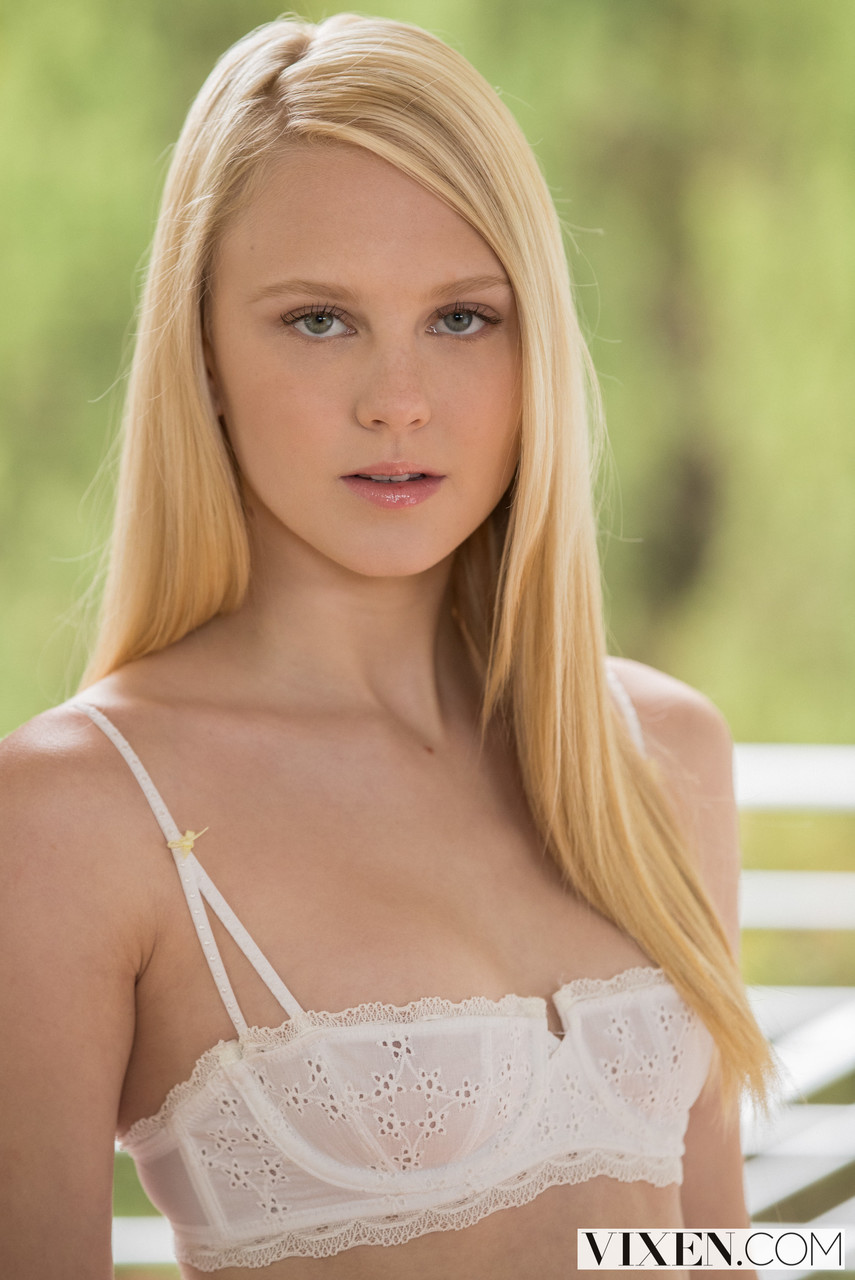 Young porn (18+). Gallery - 3710. Photo - 1