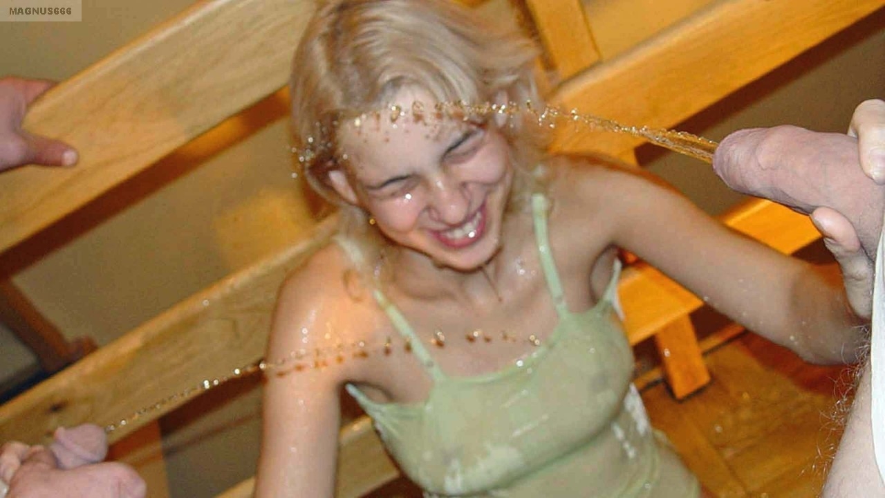 Pissing. Galerie - 2688. Foto - 7