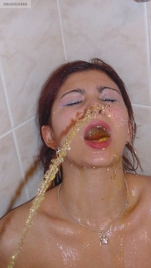 Pissing. Gallery - 2719. Photo - 1