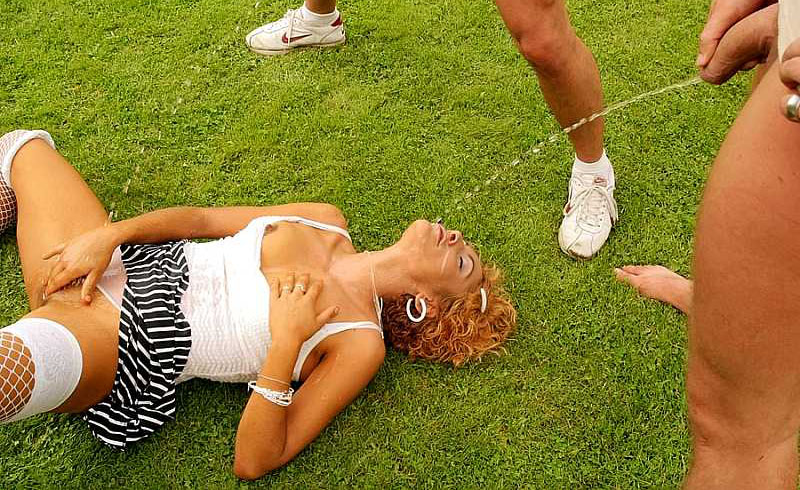 Pornobilder von Goldenem Regen und Pisse. Galerie Nummer 3134. Foto - 7