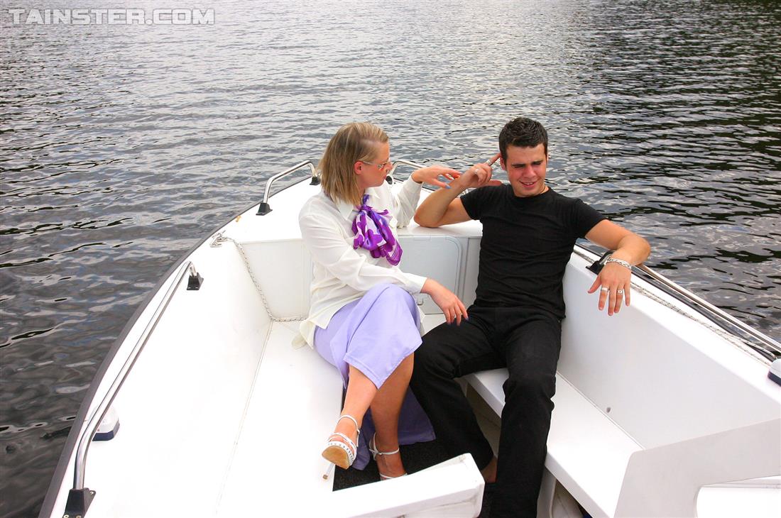 Pissing. Galerie - 3348. Foto - 1