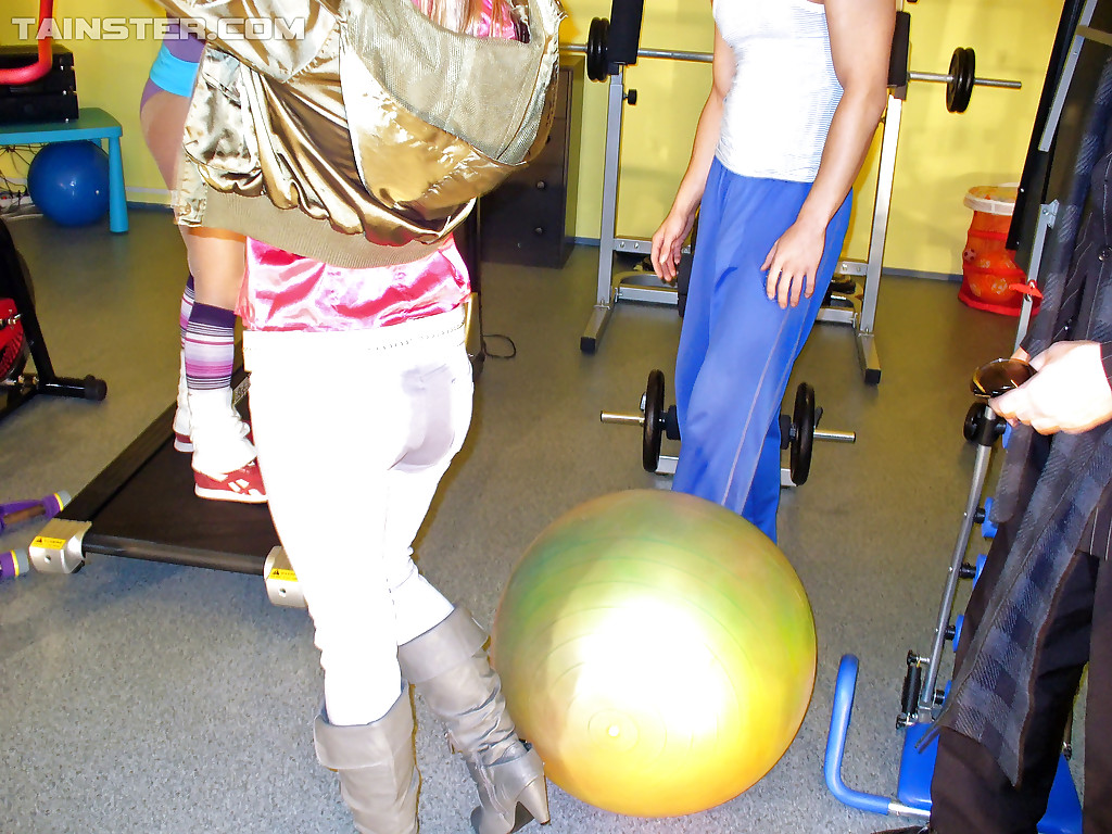 Pissing. Galerie - 3389. Foto - 4