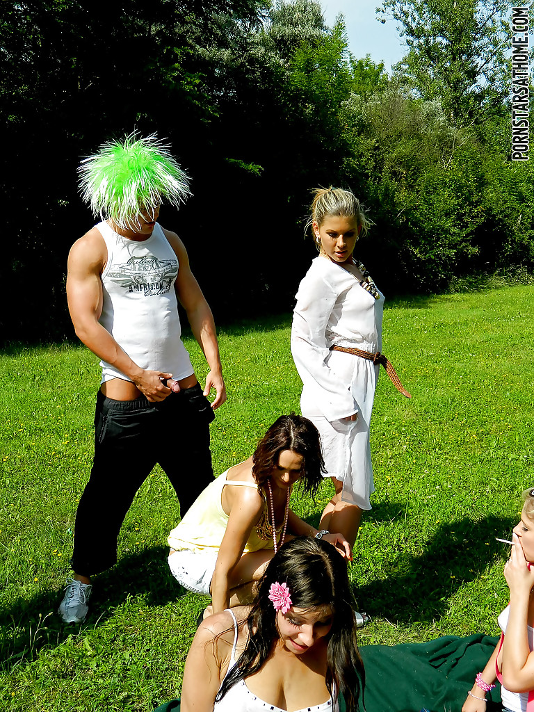 Pissing. Galerie - 3457. Foto - 8
