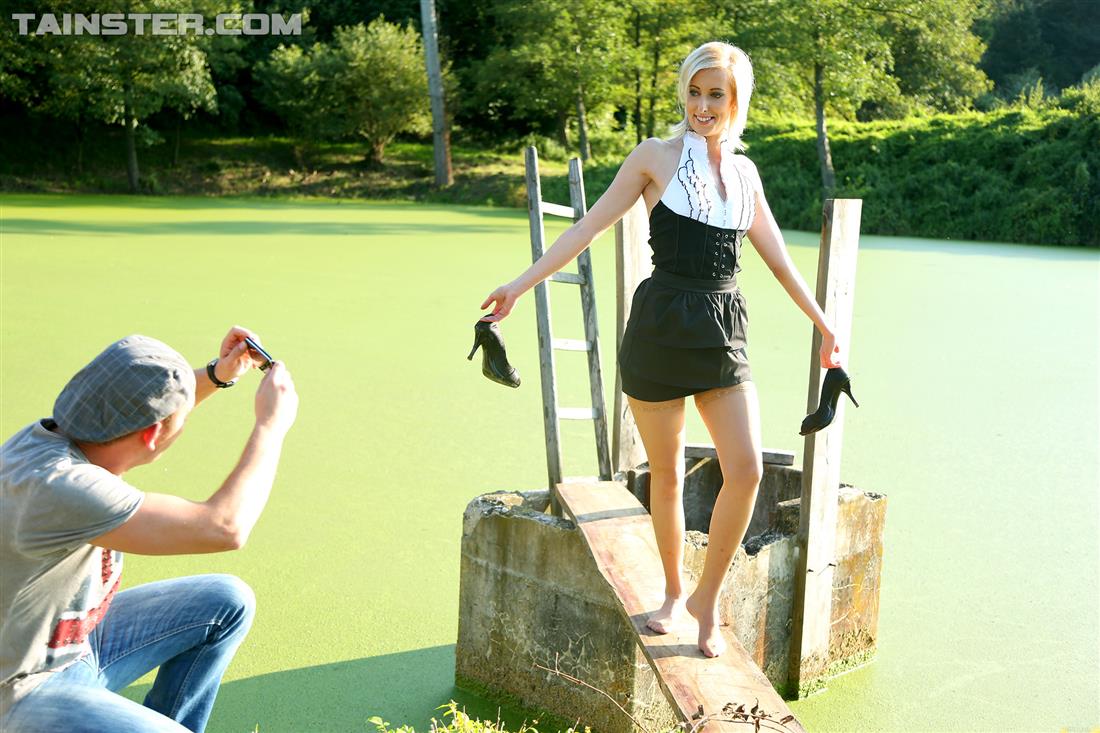 Pissing. Galerie - 3469. Foto - 3