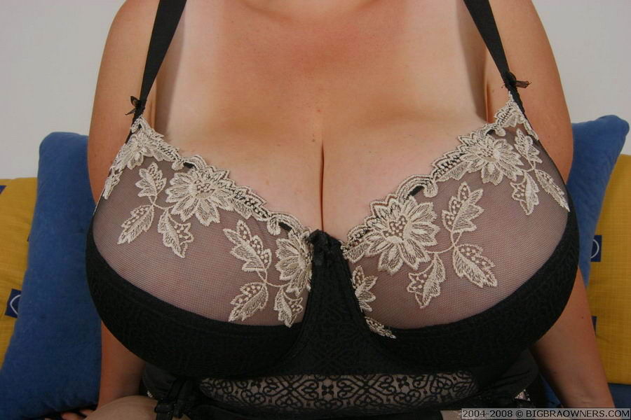 Porno Fotos mit BBW, Aufgedunsenen, Fetten und Molligen Frauen. Galerie Nummer 3407. Foto - 3