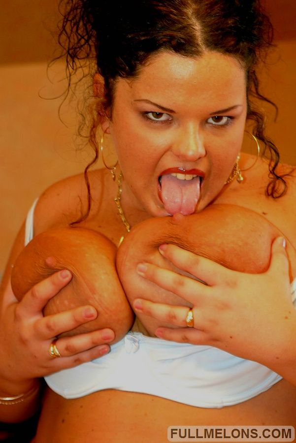 Porno Fotos mit BBW, Aufgedunsenen, Fetten und Molligen Frauen. Galerie Nummer 3450. Foto - 2